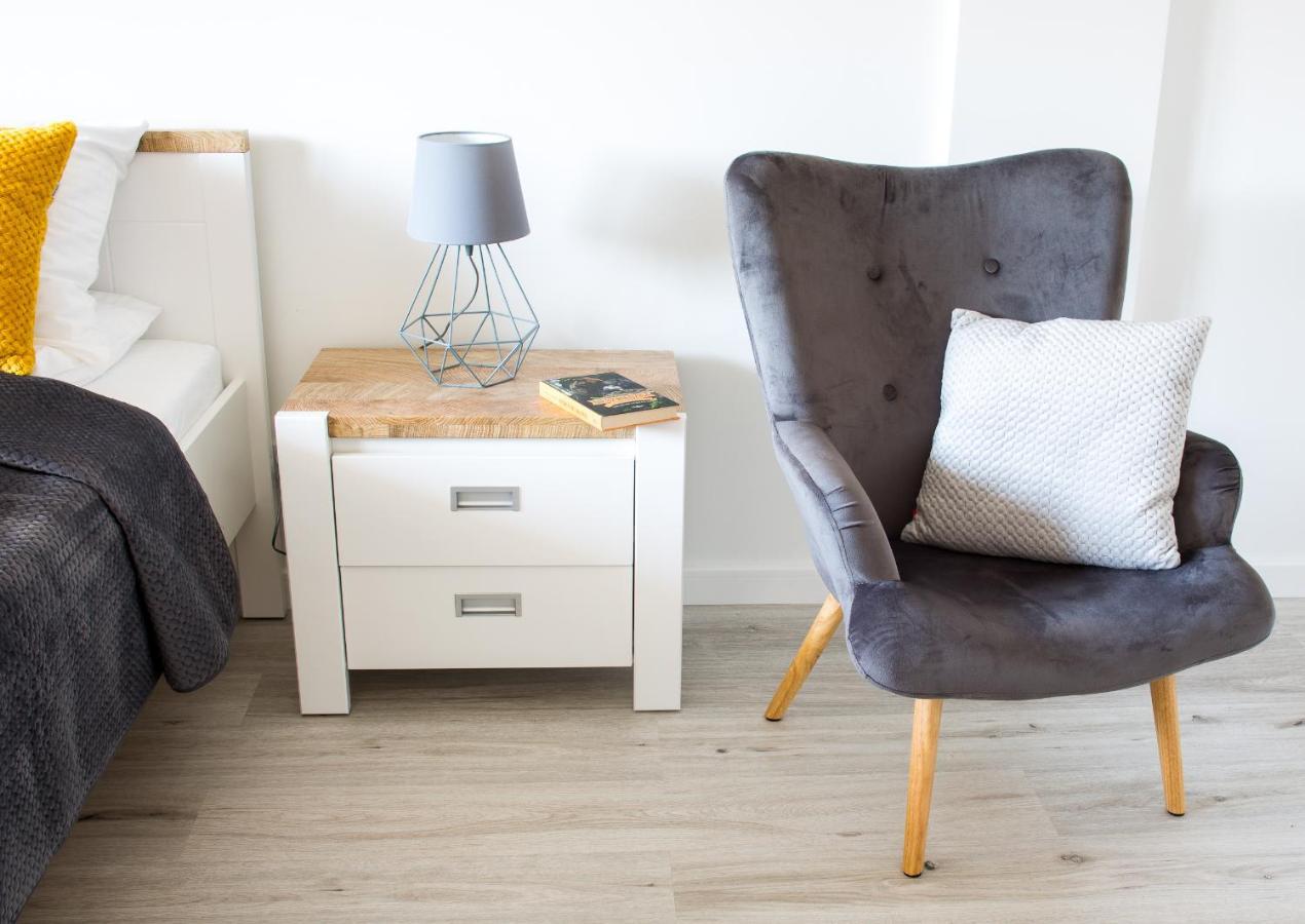 Apartament Rodzinny レスコ エクステリア 写真