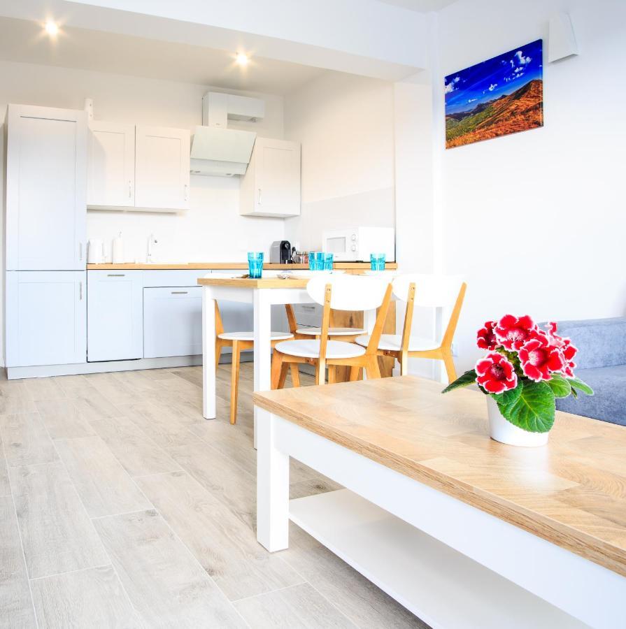 Apartament Rodzinny レスコ エクステリア 写真