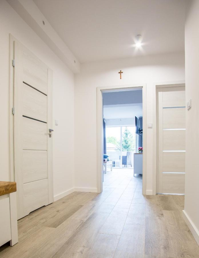 Apartament Rodzinny レスコ エクステリア 写真